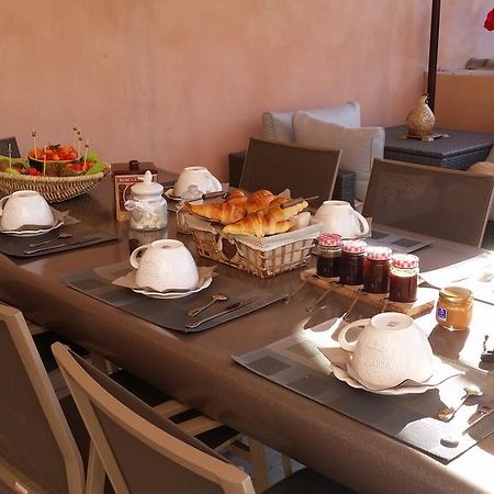 Bed and Breakfast Les Portes Du Soleil Capestang Exterior foto