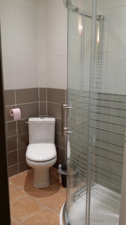 Bed and Breakfast Les Portes Du Soleil Capestang Zimmer foto