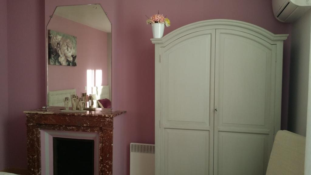 Bed and Breakfast Les Portes Du Soleil Capestang Zimmer foto