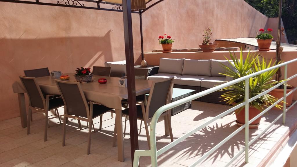 Bed and Breakfast Les Portes Du Soleil Capestang Exterior foto